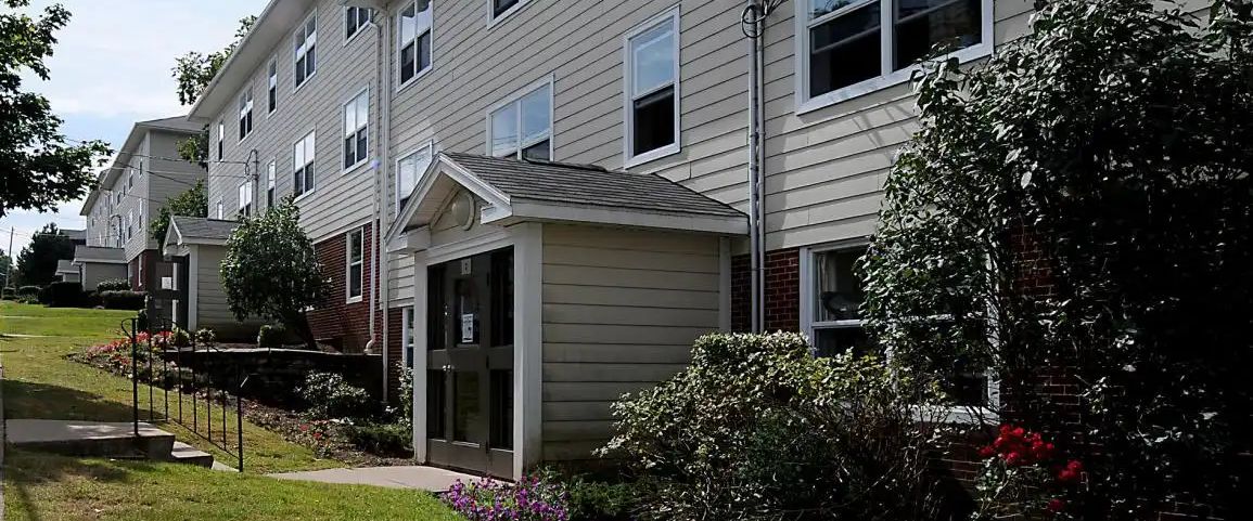 Maplehurst Apartments — Two Bedroom - Photo 1