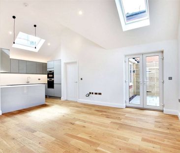 A charming modern home ideally located for town centre and station - Photo 6