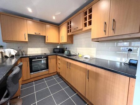 2 bedroom flat to rent - Photo 5