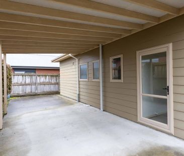 Three Bedroom Home - Photo 5