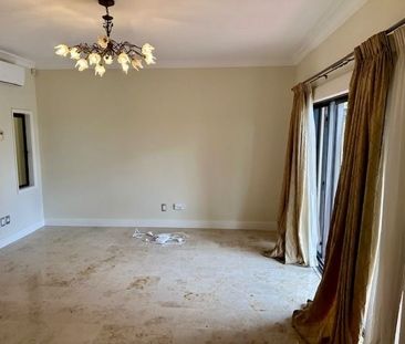 Absolute Executive Home - Photo 3