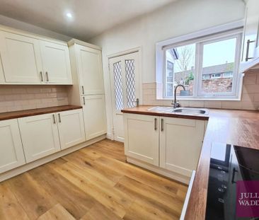 2 bedroom terraced house to rent - Photo 4