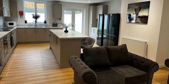 Stoke Road Room 5 - Photo 3