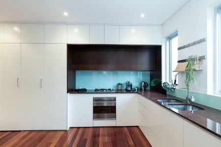 9D Collins Street, Beaconsfield NSW 2015 - House For Rent | Domain - Photo 4