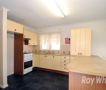 38 Kinnoull Grove, Glen Waverley - Photo 1