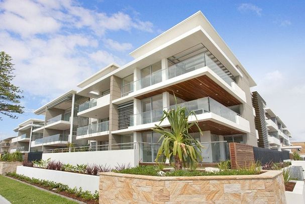 Narrabeen, 206/44 Ocean Street - Photo 1