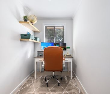 Spacious Entertainer in Ideal Location! - Photo 1