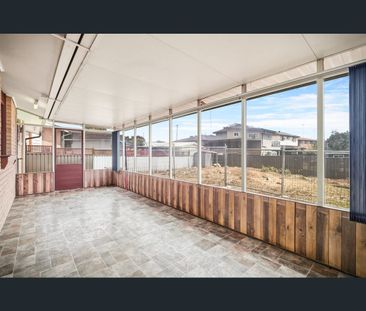 24 Aston Avenue, South Penrith, NSW 2750 - Photo 4