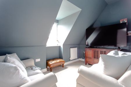 4 bedroom detached house to rent - Photo 2