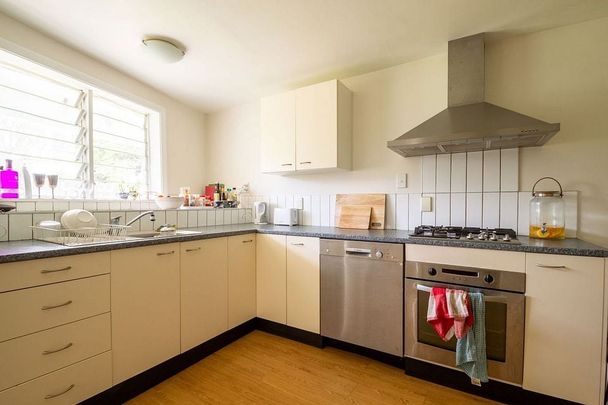 2BR Flat in Vibrant Mt. Cook - Photo 1