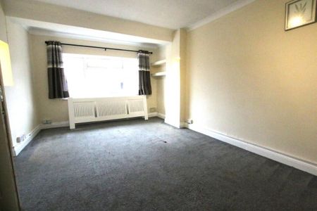 5 bedroom detached house to rent - Photo 2