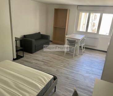 Location Appartement 1 pièce 37m² NIMES 30000 - Photo 2