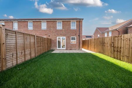 Ilex Drive, Fiddington Fields, Tewkesbury, Gloucestershire - Photo 5