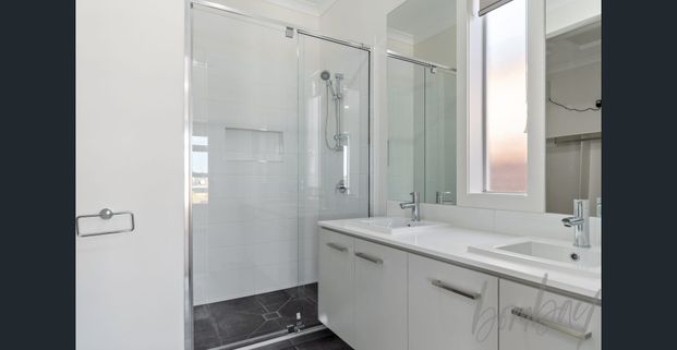 Impressive Family Home in Aurora Estate - Photo 1