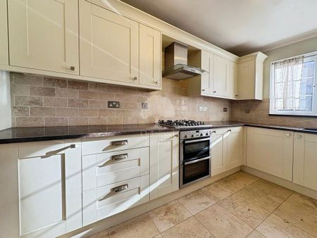 3 bedroom detached house to rent - Photo 4