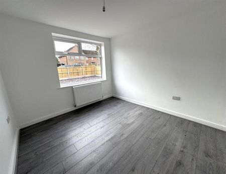 3 Bedroom Semi Detached To Let - Photo 3