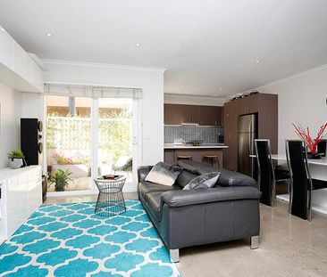71 Francis Lane, Kensington VIC 3031 - Photo 6