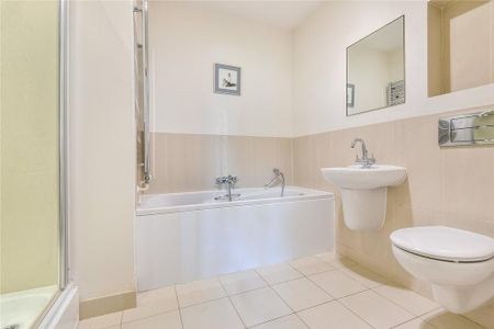 3 bedroom apartment to rent - Photo 2