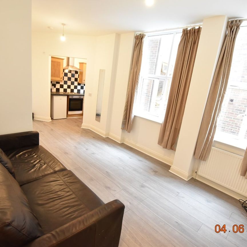 1 Bed Flat, Guildford Street, LU1 - Photo 1