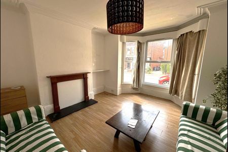 6 Bedroom Student Houses Leeds - Photo 2