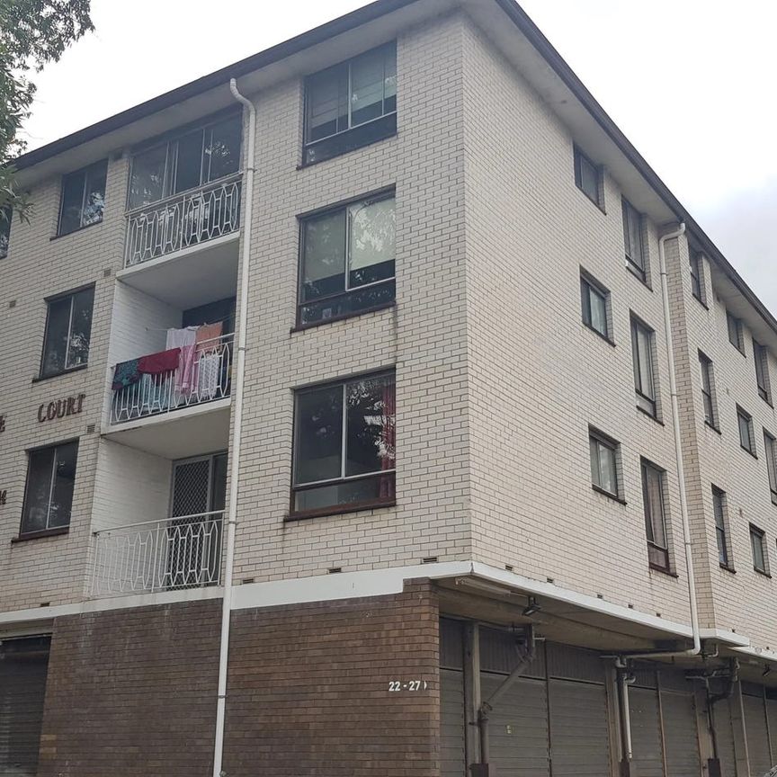 Bright & Convenient 2 Bedroom Unit - Photo 1