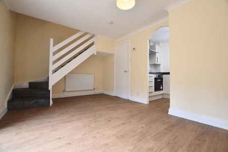 2 bedroom terraced house to rent - Photo 2