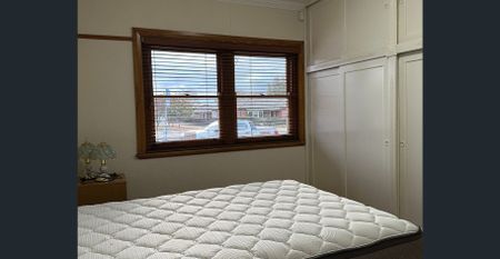 Fully-Furnished Stunning Central Home - Photo 4