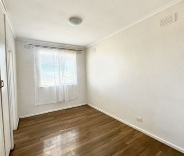 18 / 20 Loch Ave, St Kilda East - Photo 2