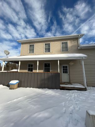 For Lease - 1587 Brock Road, Hamilton, Ontario - Photo 1