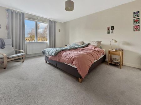 4 bedroom terraced house to rent - Photo 3