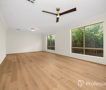 112 Harrington Drive, Narre Warren South VIC 3805 - Photo 5