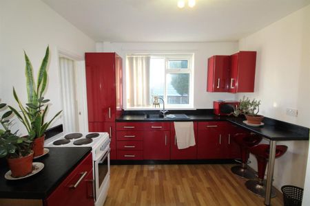 2 bedroom terraced house to rent - Photo 4