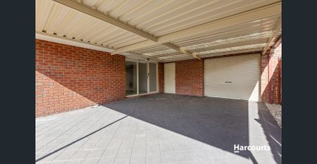 Large Family Home with Secure Yard & Multiple Living Areas! - Photo 5