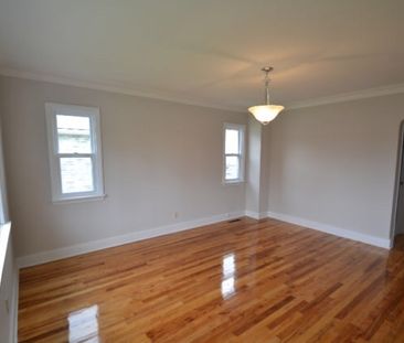 249 Lake Ave, E. - Photo 1