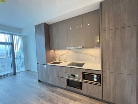 For Lease - 8 Interchange Way Unit# 2708, Vaughan, Ontario - Photo 2