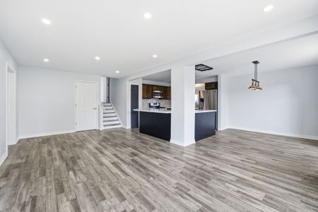 For Lease - 10 Carter Crescent, Whitby, Ontario - Photo 2