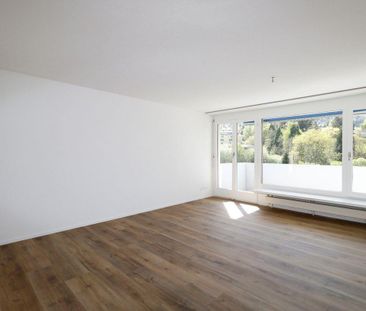 Helle, stilvolle und komplett renovierte 4.5 Zimmer-Wohnung - Photo 1