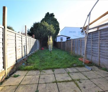Holywell Road, Watford - Photo 1