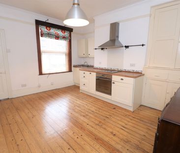 4 bedroom terraced house to rent - Photo 4