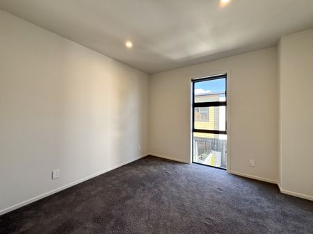 Modern 2-Bedroom Townhouse in Lower Hutt - Photo 4