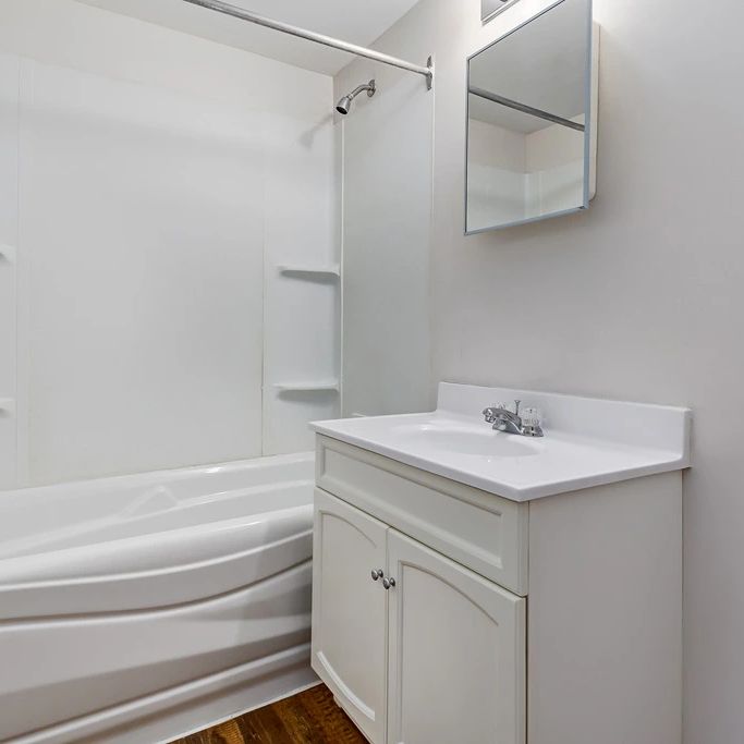 - Bachelor at Willow Creek Apartments - Photo 1