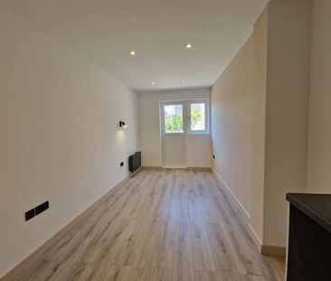 Benhill Road, Sutton SM1, London - Photo 5