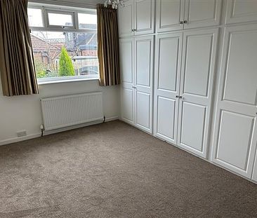 2 Bedroom Bungalow For Rent in Teasdale Close, Oldham - Photo 4