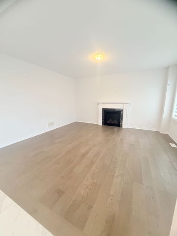 For Lease - 53 Woolacott Lane, Clarington, Ontario - Photo 5