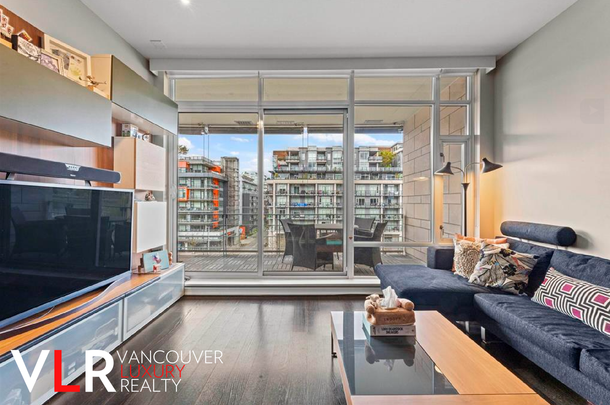 Condo in Vancouver West Side, BC - Photo 1