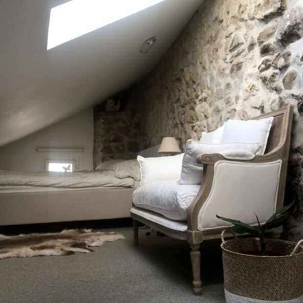 21/2-ROOM COTTAGE APARTMENT IN ZURICH - DISTRICT 1 NIEDERDORF, FURNISHED, TEMPORARY - Photo 1