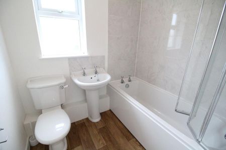 2 bedroom semi-detached house to rent - Photo 5