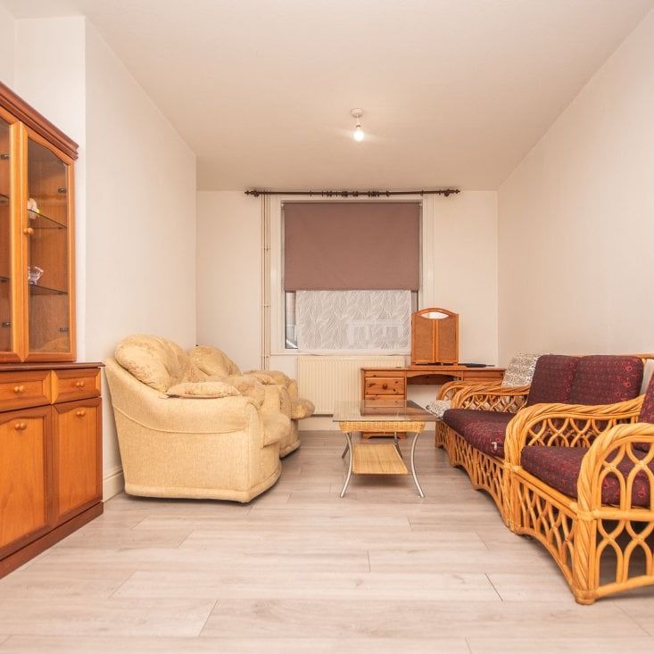 3 bedroom terraced house - Photo 1