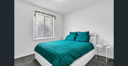 Delightful 4 Bedroom home - Photo 5