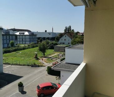 Eine schöne helle Wohnung mit Balkon in der Nähe des Sees! - Photo 2